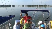 50 - ZsuGa - 2018, a féli cserkészeket a Kaszkádokon egy pót-hajón barátkoztattuk a vízzel